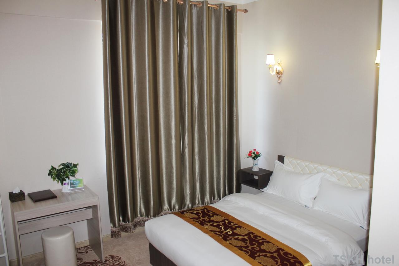 Tsetsen Khangai Hotel Oelan-bator Buitenkant foto