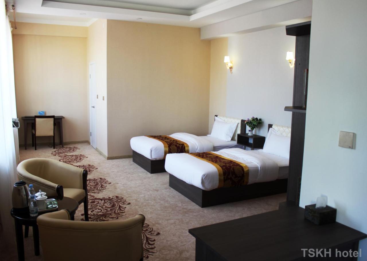 Tsetsen Khangai Hotel Oelan-bator Buitenkant foto