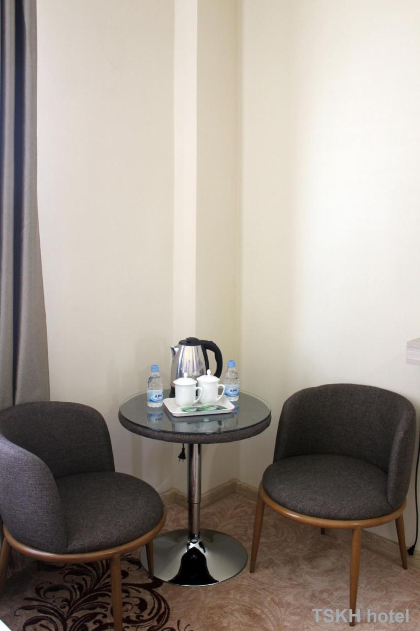 Tsetsen Khangai Hotel Oelan-bator Buitenkant foto