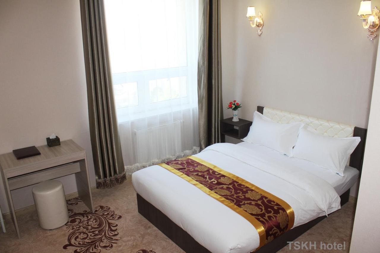 Tsetsen Khangai Hotel Oelan-bator Buitenkant foto